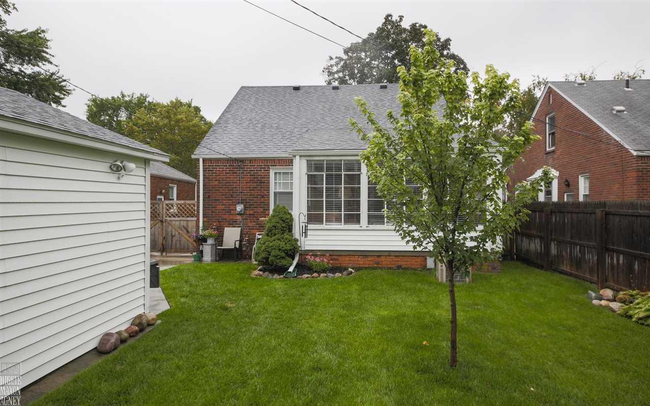374 Kerby Road Grosse Pointe Farms, MI 48236 - Photo 19 of 21