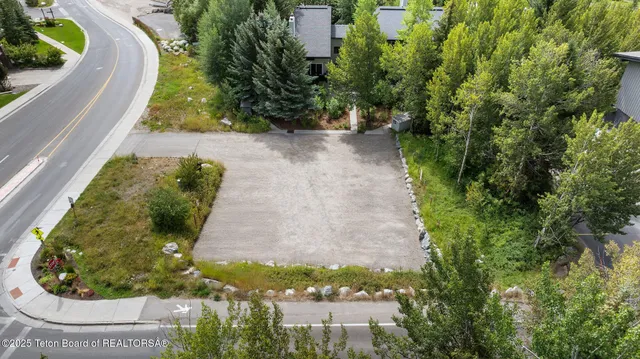 $3,200,000 | 3450 McCollister Drive, Unit B8, Teton Village, WY 83025