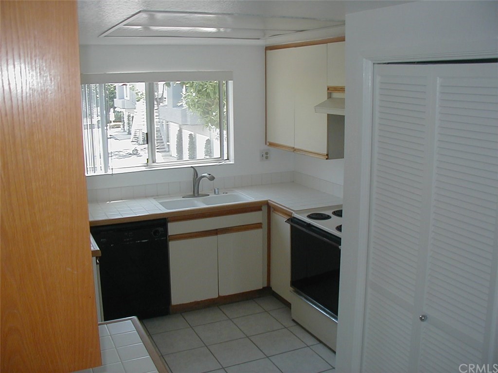 27857 Ruby, Unit 63 Mission Viejo, CA 92691 - Photo 7 of 28