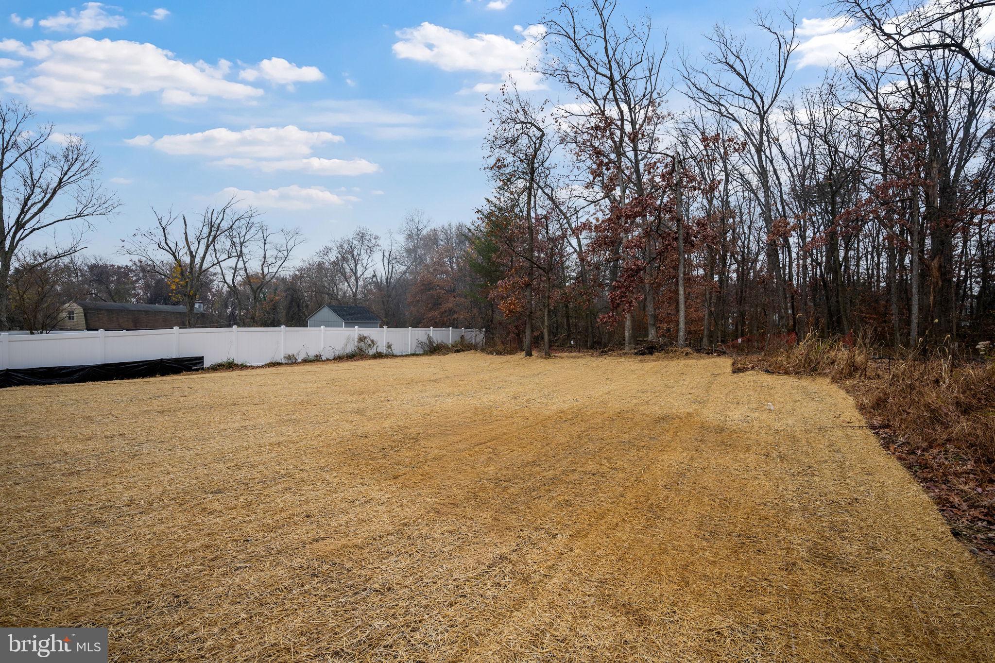 9436 Ridgely Avenue Baltimore, MD 21234 - Photo 40 of 44 a view of patio and yard