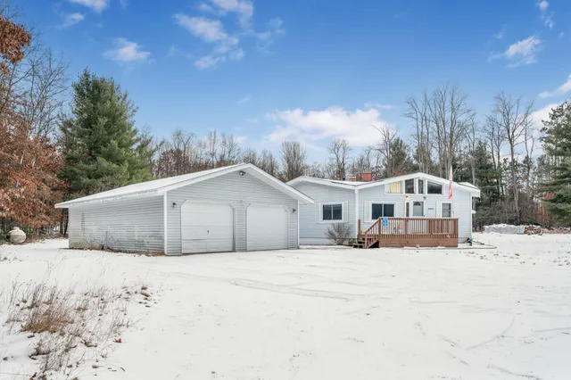 $195,000 | 4207 Blue Vista Drive, Evart, MI 49631