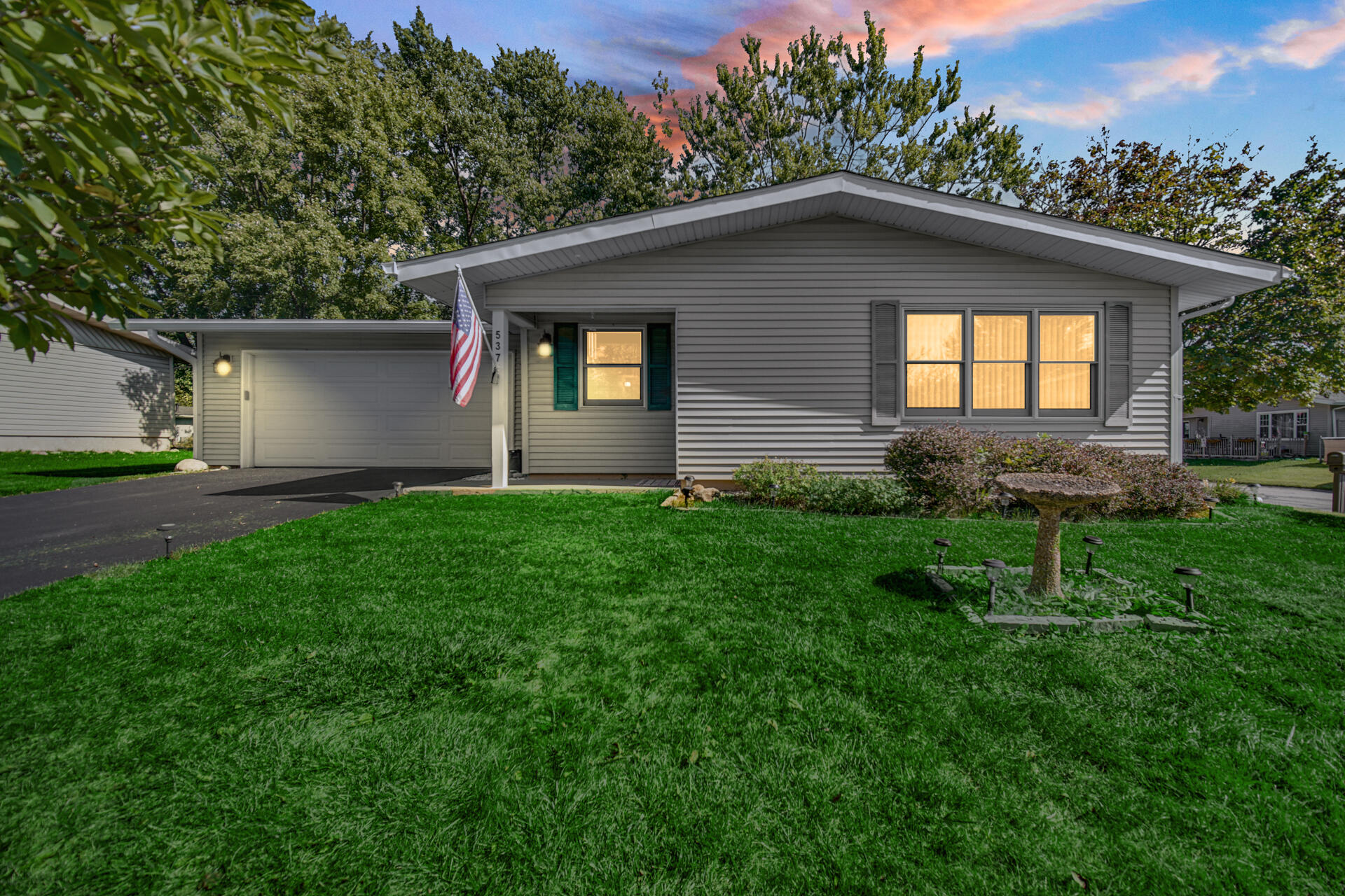 537 Raven Road Valparaiso, IN 46385 - Photo 2 of 18 1920x1280