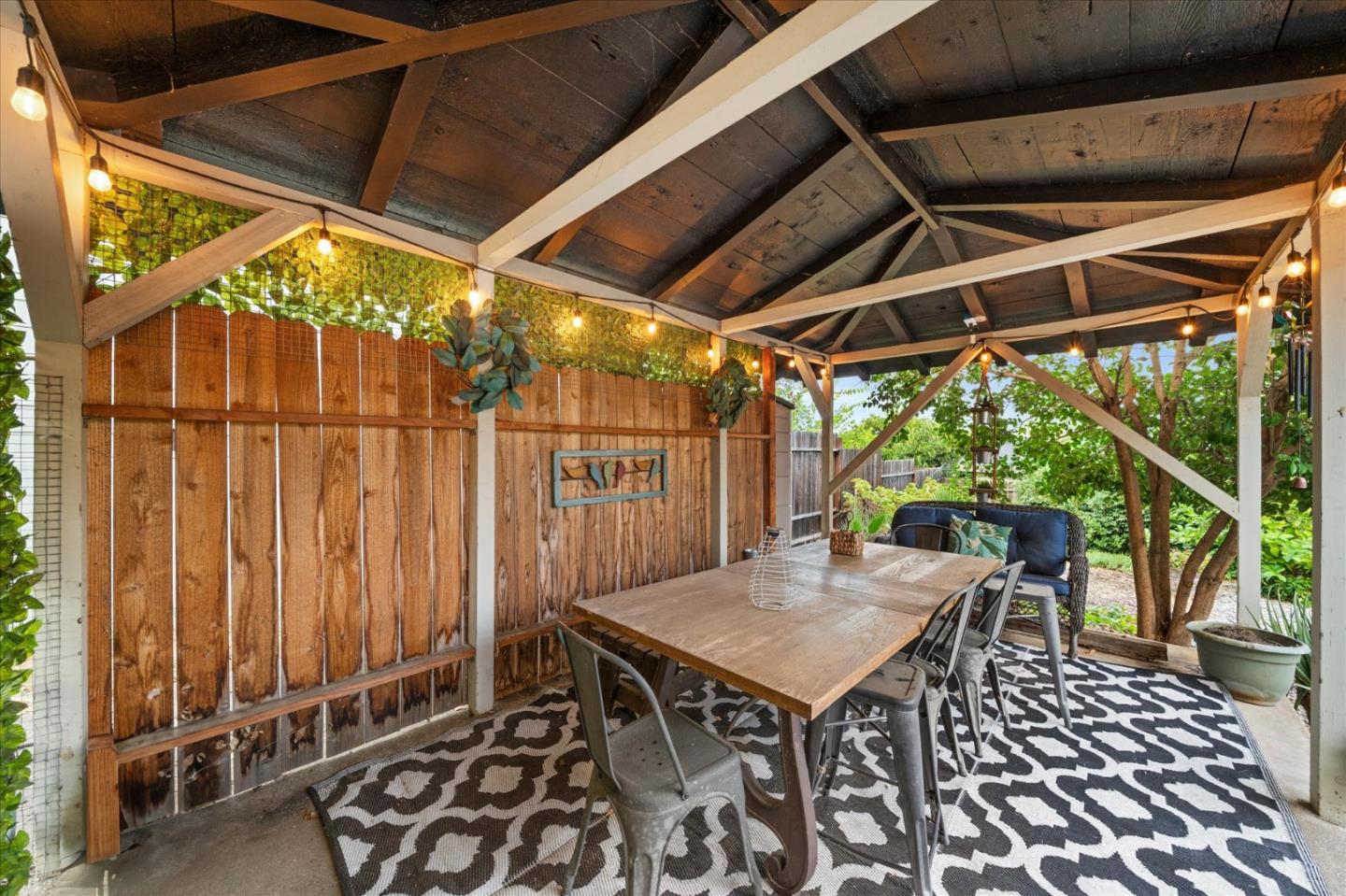 1901 Chestnut Street Redding, CA 96001 - Photo 35 of 39