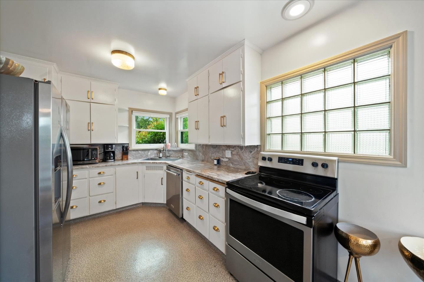 1901 Chestnut Street Redding, CA 96001 - Photo 8 of 39