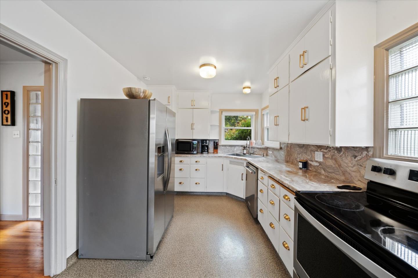 1901 Chestnut Street Redding, CA 96001 - Photo 9 of 39