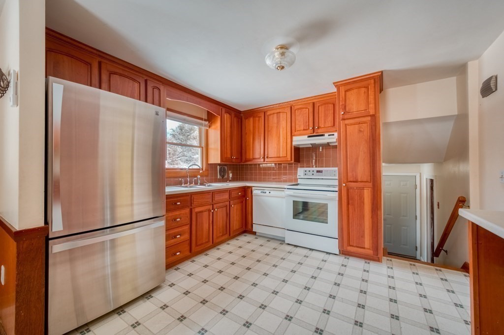 33 Forge Village Road Westford, MA 01886 - Photo 8 of 33 Gallery Image 8
