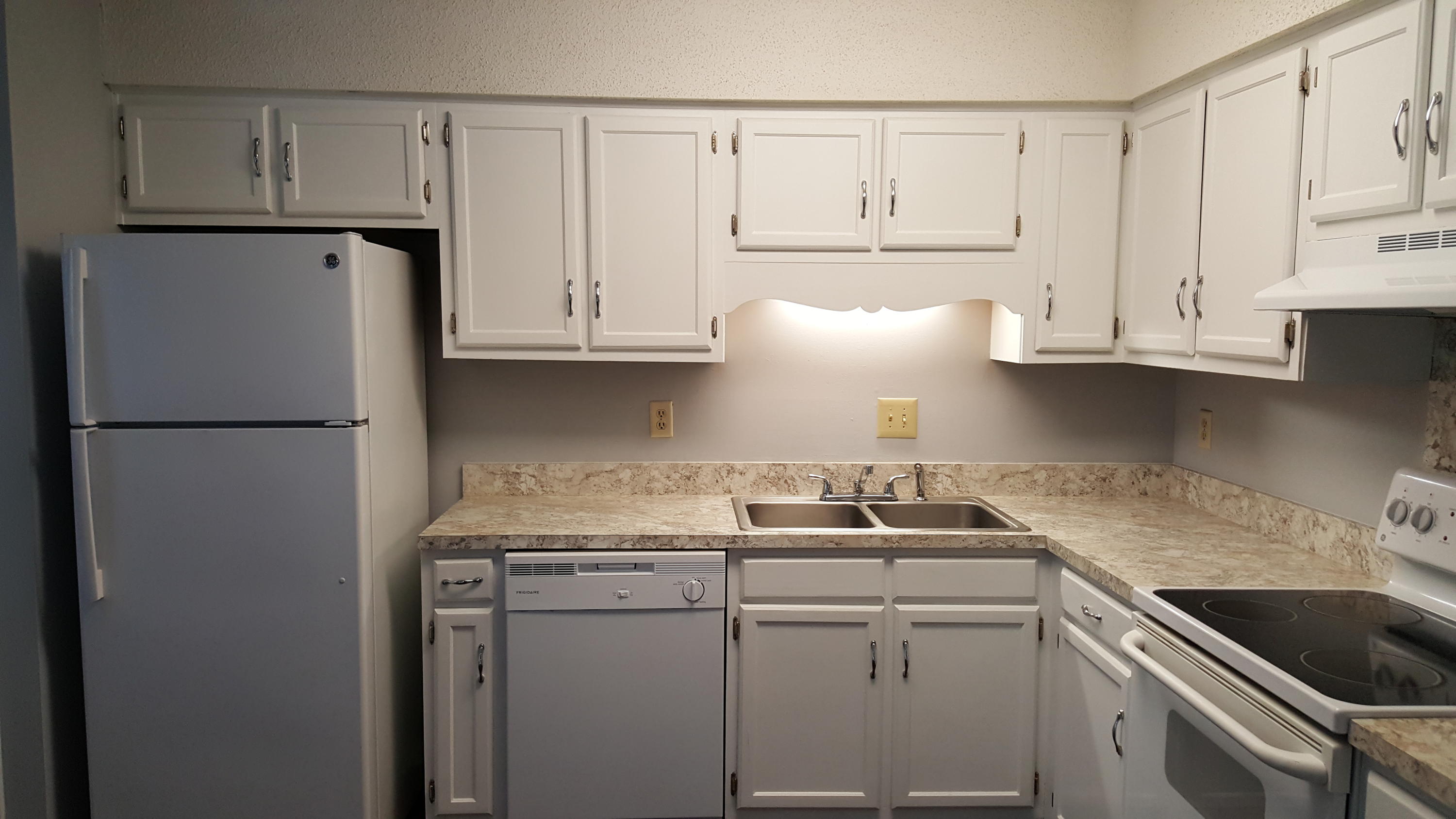 1018 Red Pines Road Ladson, SC 29456 - Photo 9 of 18 Red Pines kitchen