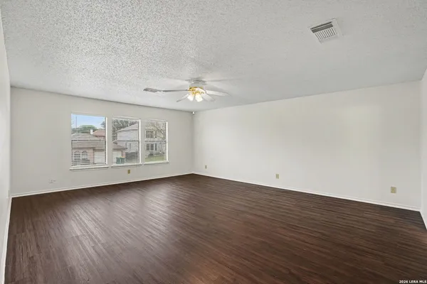 $209,900 | 8011 Cherry Glade, Converse, TX 78109