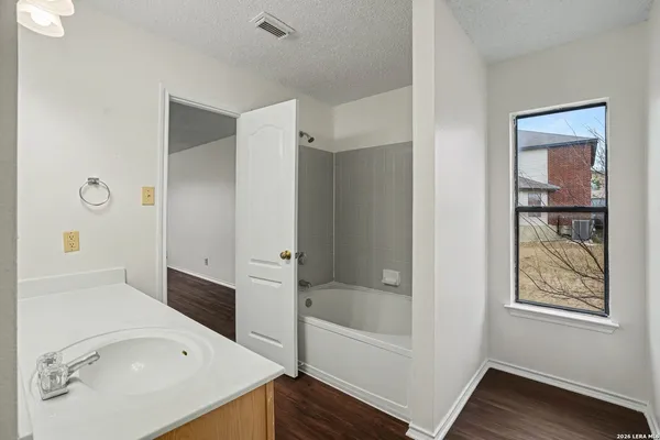 $209,900 | 8011 Cherry Glade, Converse, TX 78109