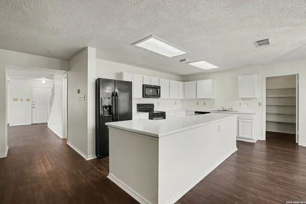 $209,900 | 8011 Cherry Glade, Converse, TX 78109