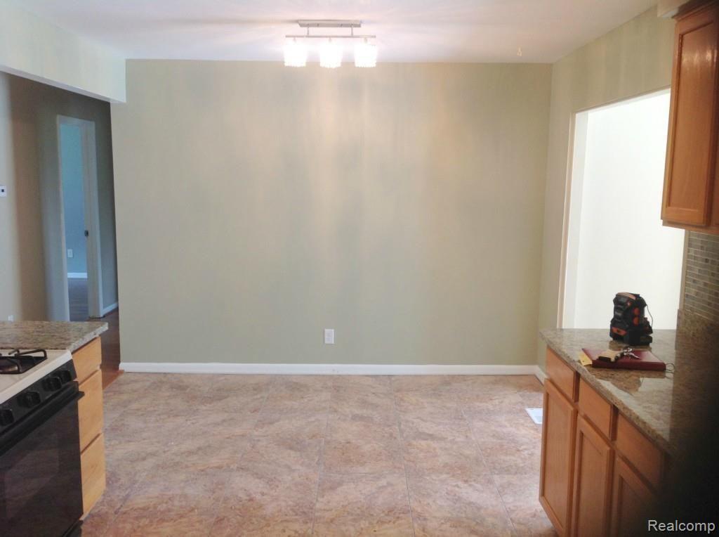 2565 Longview Avenue Rochester Hills, MI 48307 - Photo 7 of 19