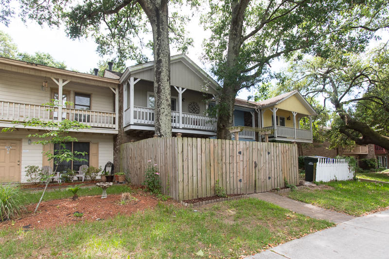 1387 Camp Road, Unit B Charleston, SC 29412 - Photo 3 of 27 campB__0047