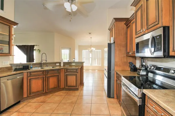 $1,900 | 4938 Southwest 99th Place, Ocala, FL 34476