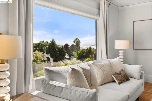 $1,695,000 | 2031 Los Angeles Avenue, Berkeley, CA 94707