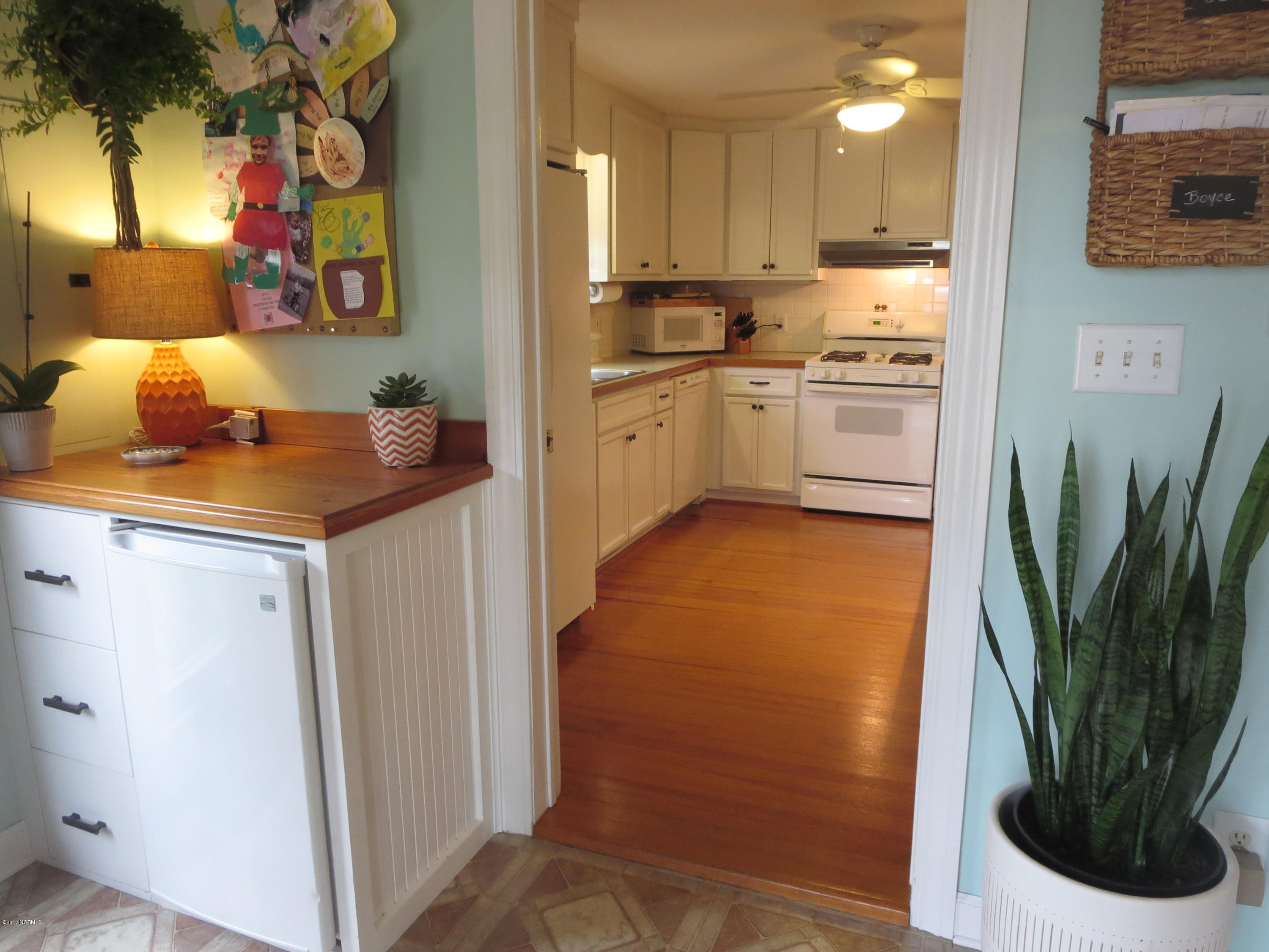 8488 Old 125 Road Scotland Neck, NC 27874 - Photo 44 of 69 mud room looking into kitchen