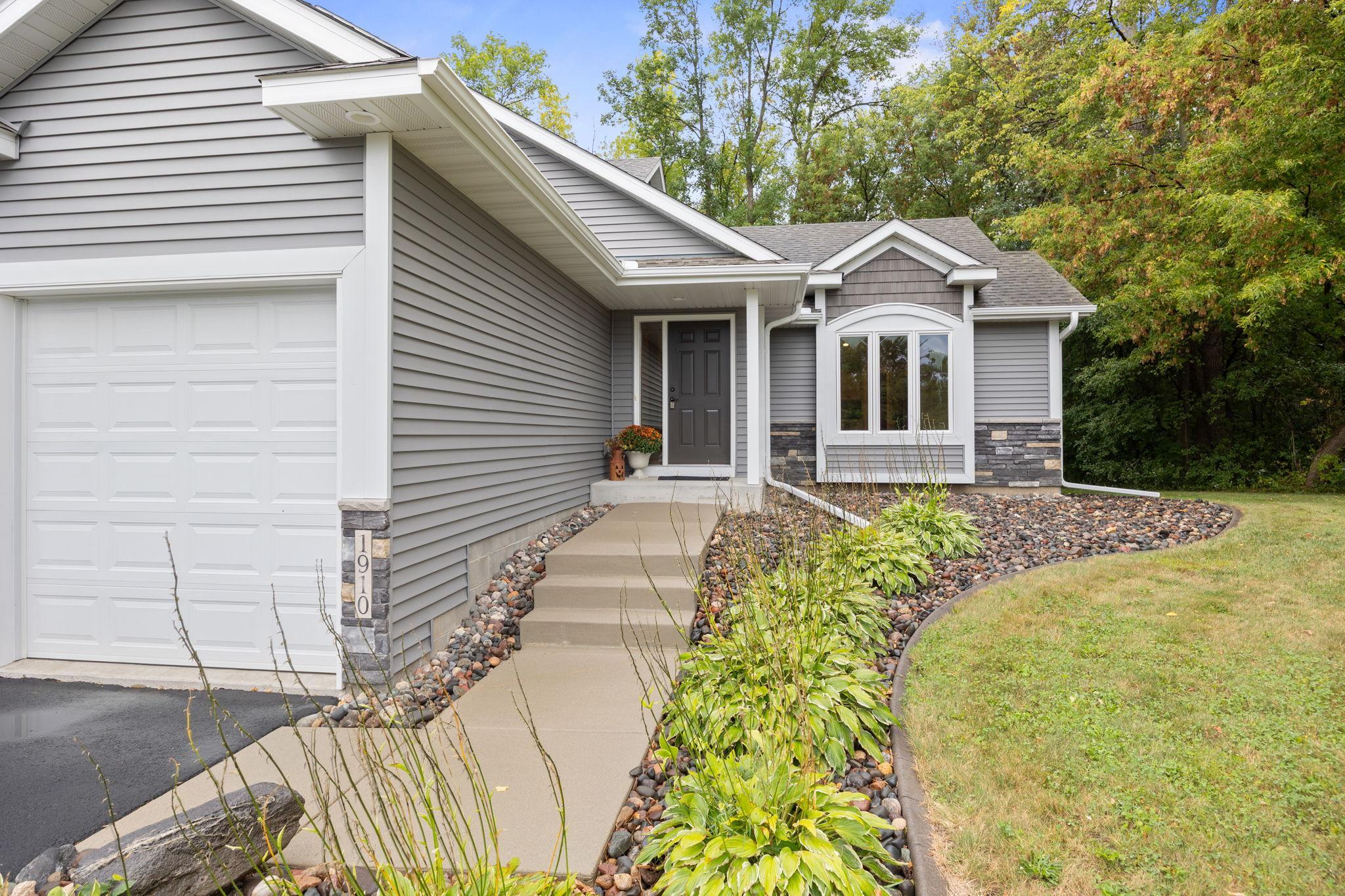 1910 Buffalo Ridge Drive Buffalo, MN 55313 - Photo 2 of 40 Gallery Image 2