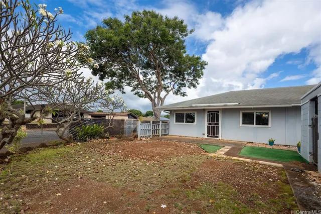 $2,700 | 1367 Kuahaka Street, Pearl City, HI 96782