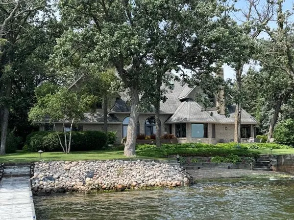 $2,295,000 | 2807 Government Point Road Northeast, Alexandria, MN 56308