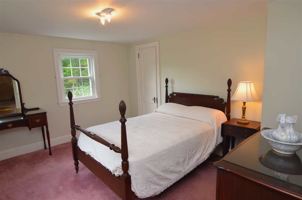 113 Seamans Road New London, NH 03257 - Photo 11 of 22