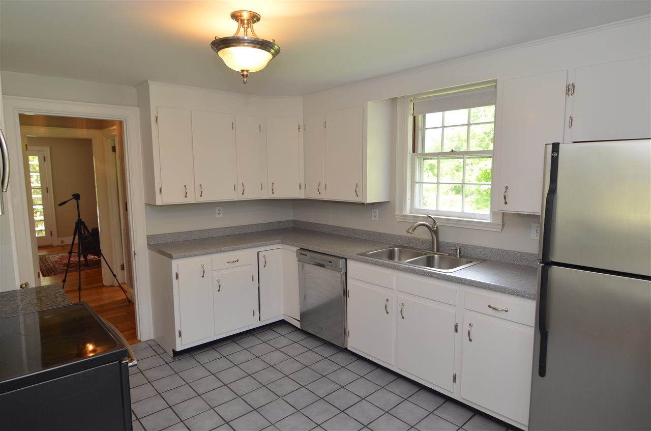 113 Seamans Road New London, NH 03257 - Photo 5 of 22