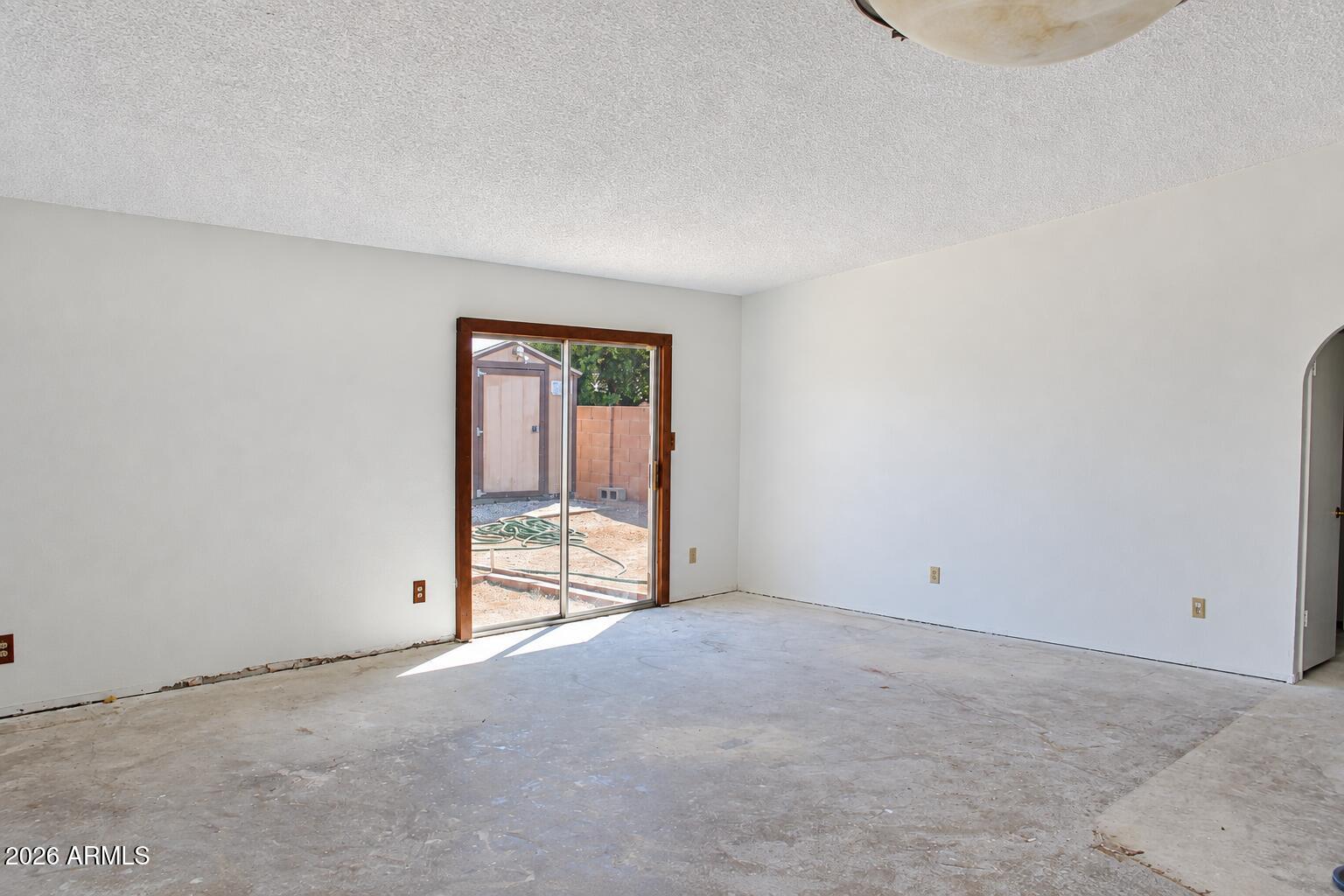 5233 West Mountain View Road Glendale, AZ 85302 - Photo 9 of 31 1e1a11b3-a105-45d2-9b43-0301732ba7ca