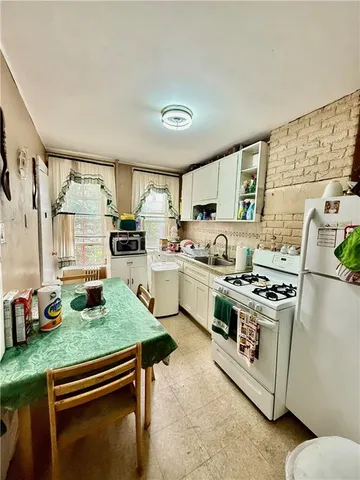 $1,390,000 | 1822 Putnam Avenue | Ridgewood