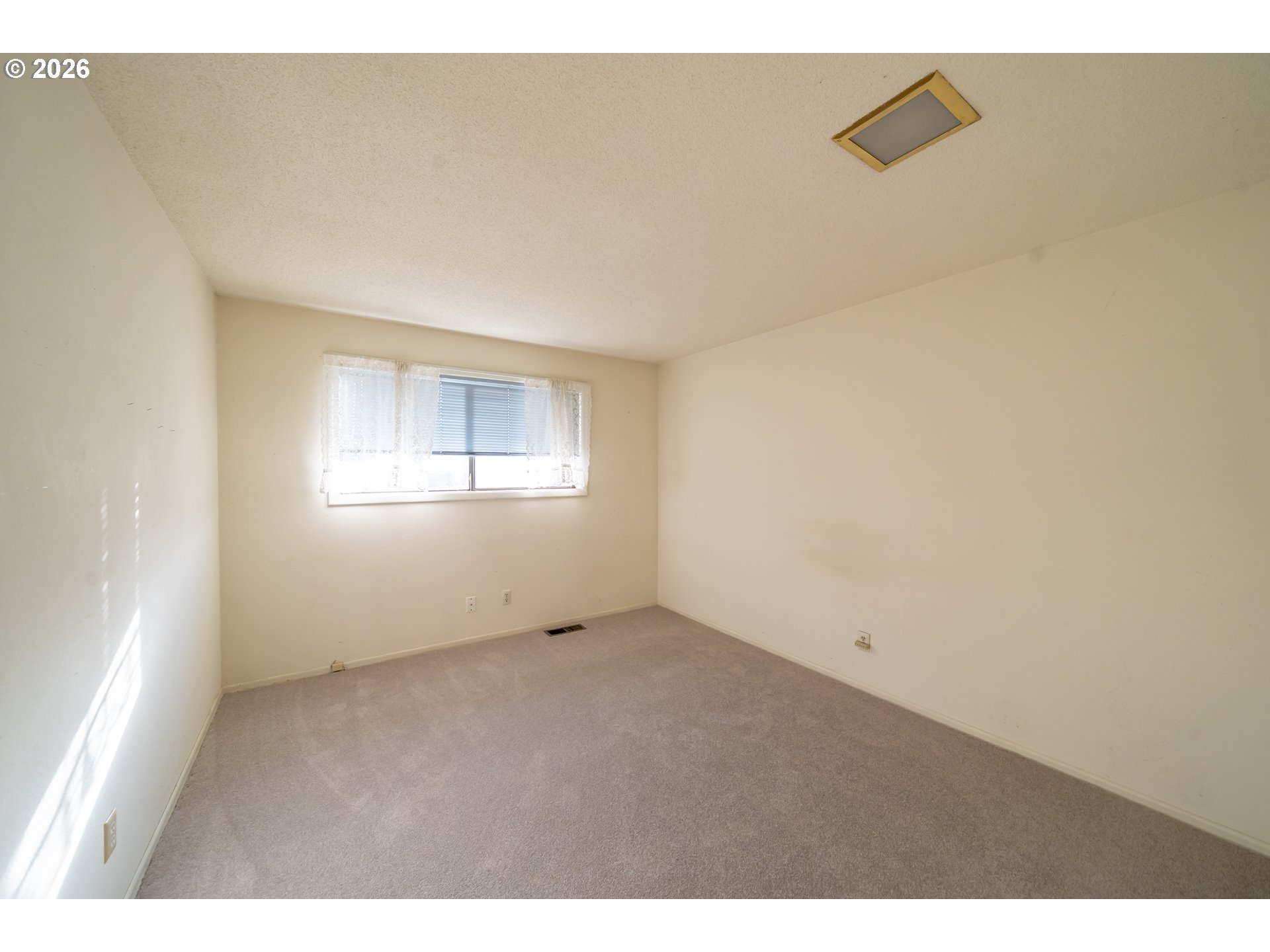 710 Binshadler Street Lebanon, OR 97355 - Photo 13 of 23