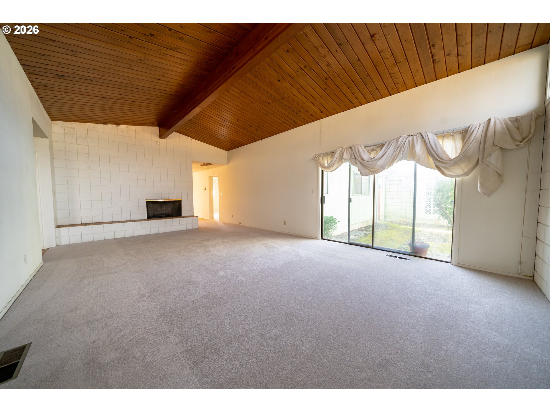 710 Binshadler Street Lebanon, OR 97355 - Photo 2 of 23