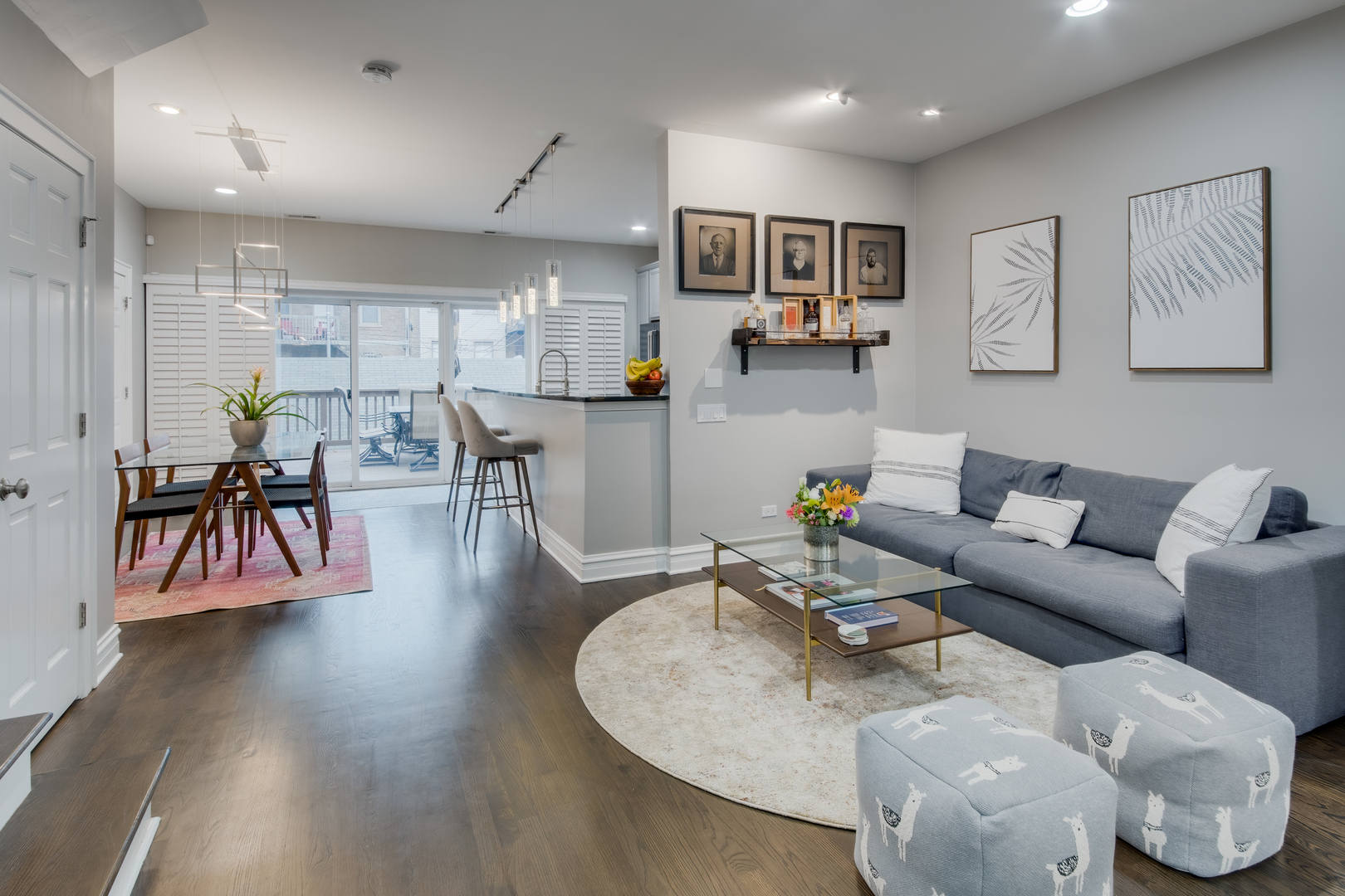 1316 West Fillmore Street, Unit B Chicago, IL 60607 - Photo 14 of 42 a living room with furniture and kitchen view