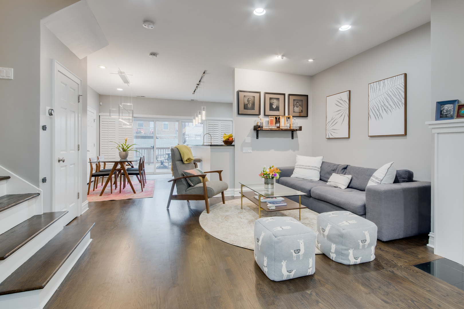 1316 West Fillmore Street, Unit B Chicago, IL 60607 - Photo 7 of 42 a living room with furniture and a wooden floor