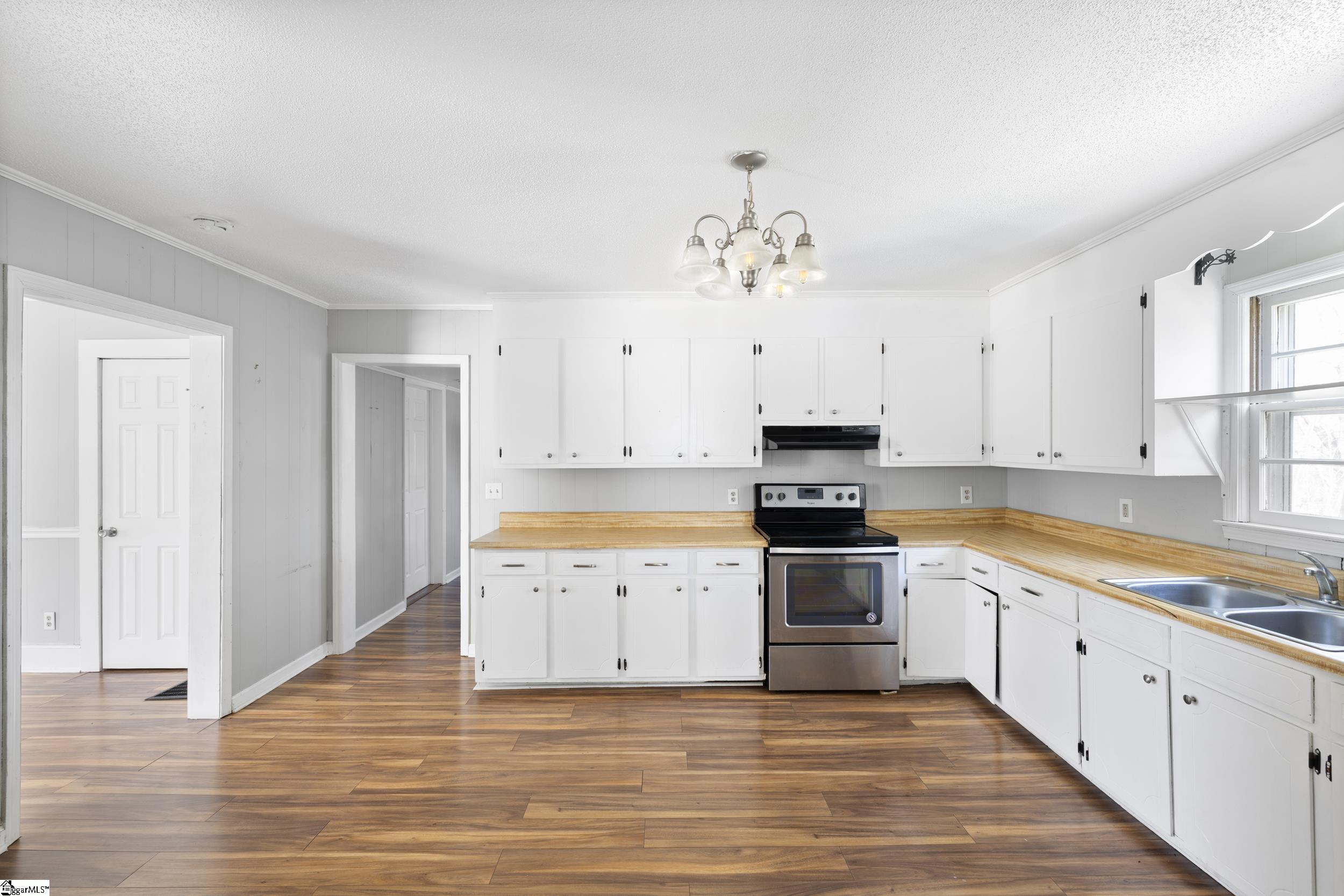 302 Lucky Street Easley, SC 29640 - Photo 6 of 14