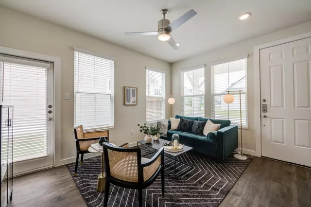 $1,873 | 801 Bluestem Way, Unit 725R, Cedar Hill, TX 75104