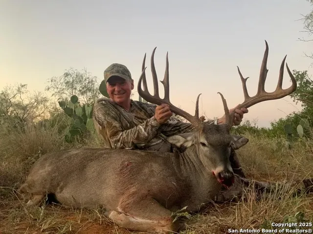 $18,995,000 | 9239 Fm 133, Cotulla, TX 78014