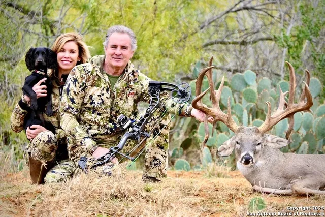 $18,995,000 | 9239 Fm 133, Cotulla, TX 78014