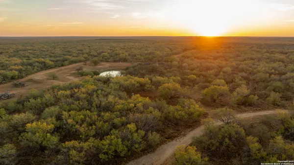 $18,995,000 | 9239 Fm 133, Cotulla, TX 78014