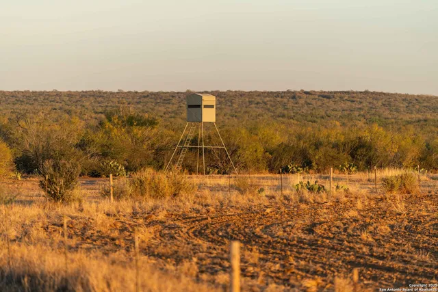 $18,995,000 | 9239 Fm 133, Cotulla, TX 78014