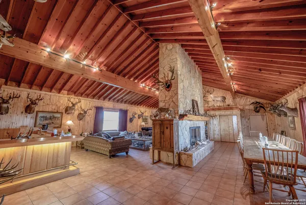 $18,995,000 | 9239 Fm 133, Cotulla, TX 78014