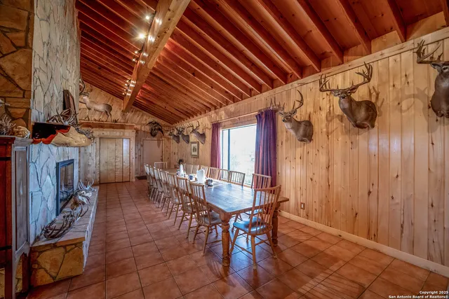 $18,995,000 | 9239 Fm 133, Cotulla, TX 78014