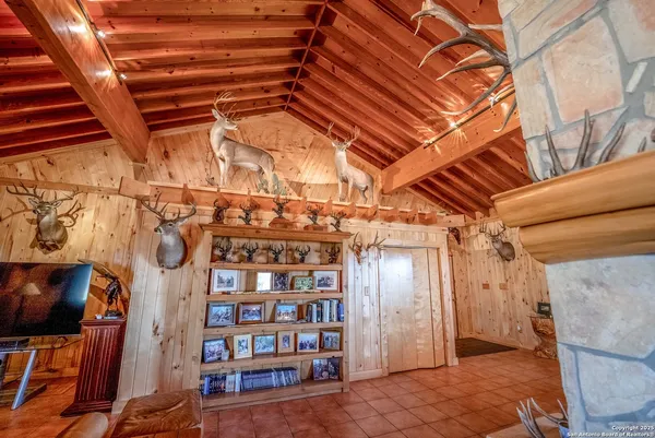 $18,995,000 | 9239 Fm 133, Cotulla, TX 78014