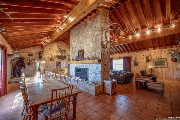 $18,995,000 | 9239 Fm 133, Cotulla, TX 78014