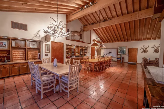 $18,995,000 | 9239 Fm 133, Cotulla, TX 78014