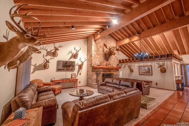 $18,995,000 | 9239 Fm 133, Cotulla, TX 78014