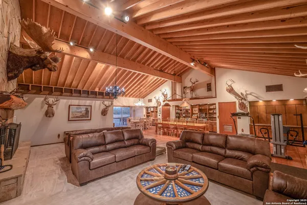 $18,995,000 | 9239 Fm 133, Cotulla, TX 78014