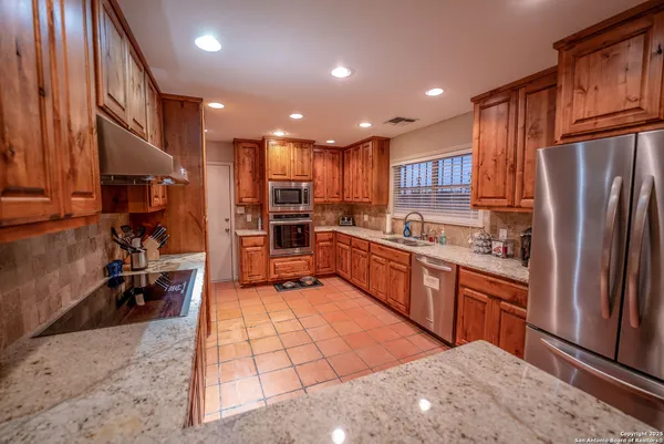 $18,995,000 | 9239 Fm 133, Cotulla, TX 78014