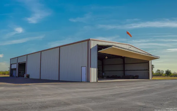 $18,995,000 | 9239 Fm 133, Cotulla, TX 78014