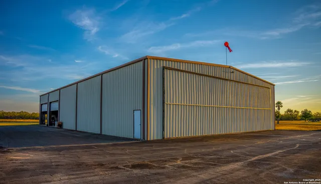 $18,995,000 | 9239 Fm 133, Cotulla, TX 78014