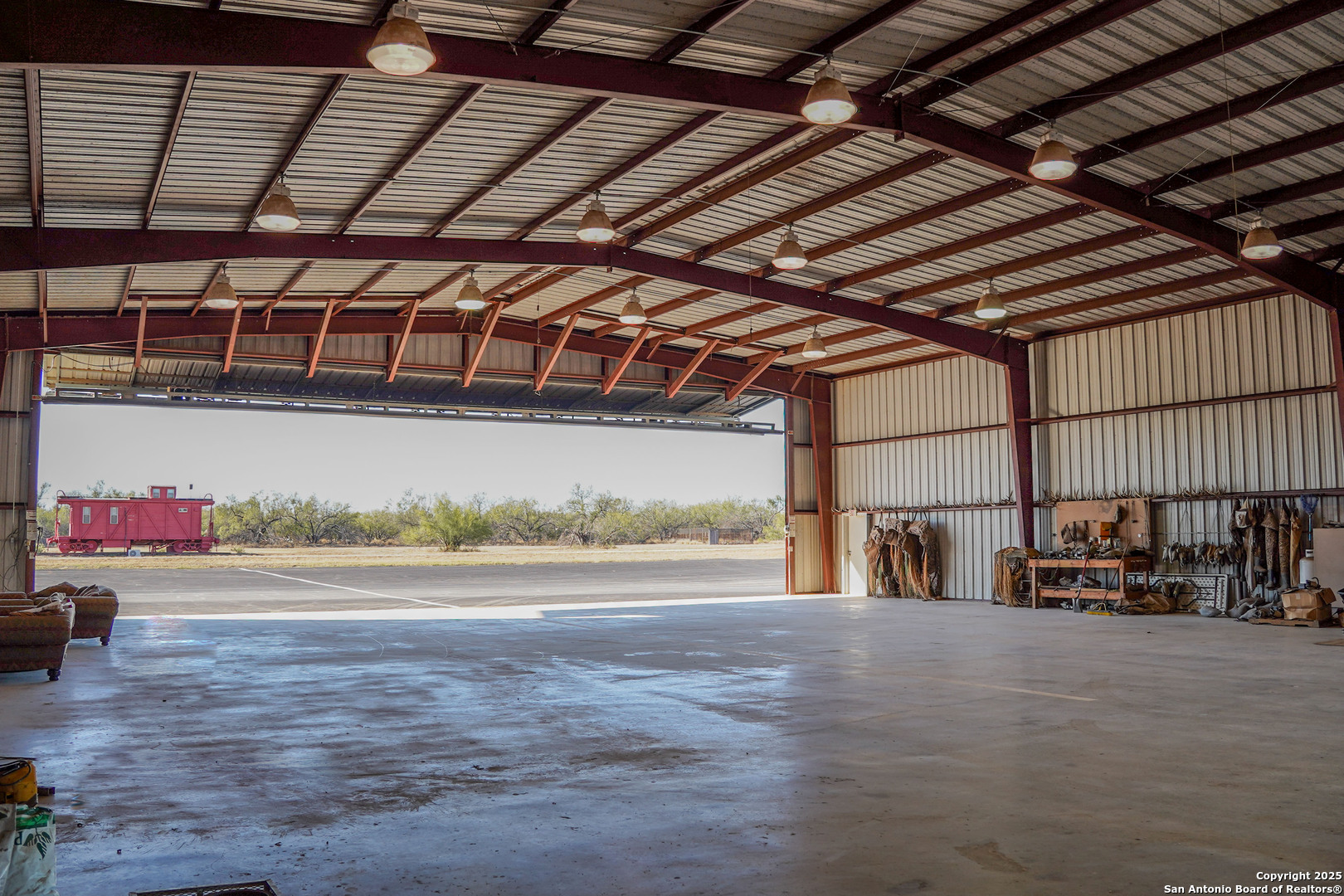 9239 Fm 133 Cotulla, TX 78014 - Photo 54 of 120