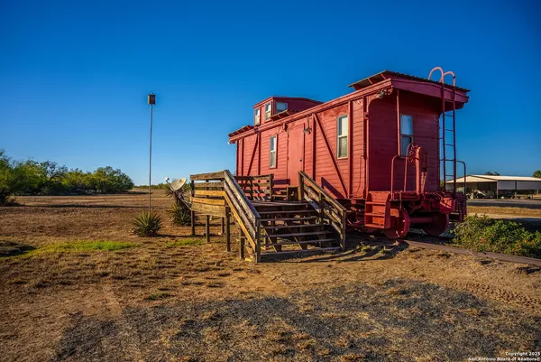 $18,995,000 | 9239 Fm 133, Cotulla, TX 78014