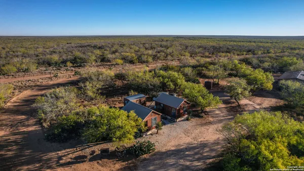 $18,995,000 | 9239 Fm 133, Cotulla, TX 78014