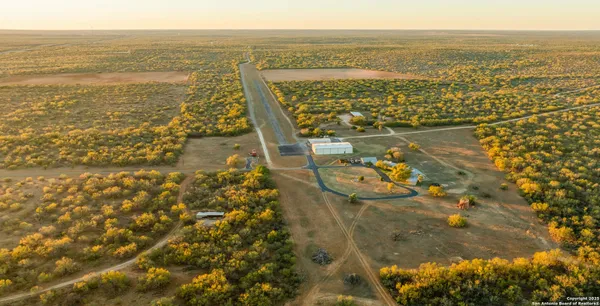 $18,995,000 | 9239 Fm 133, Cotulla, TX 78014
